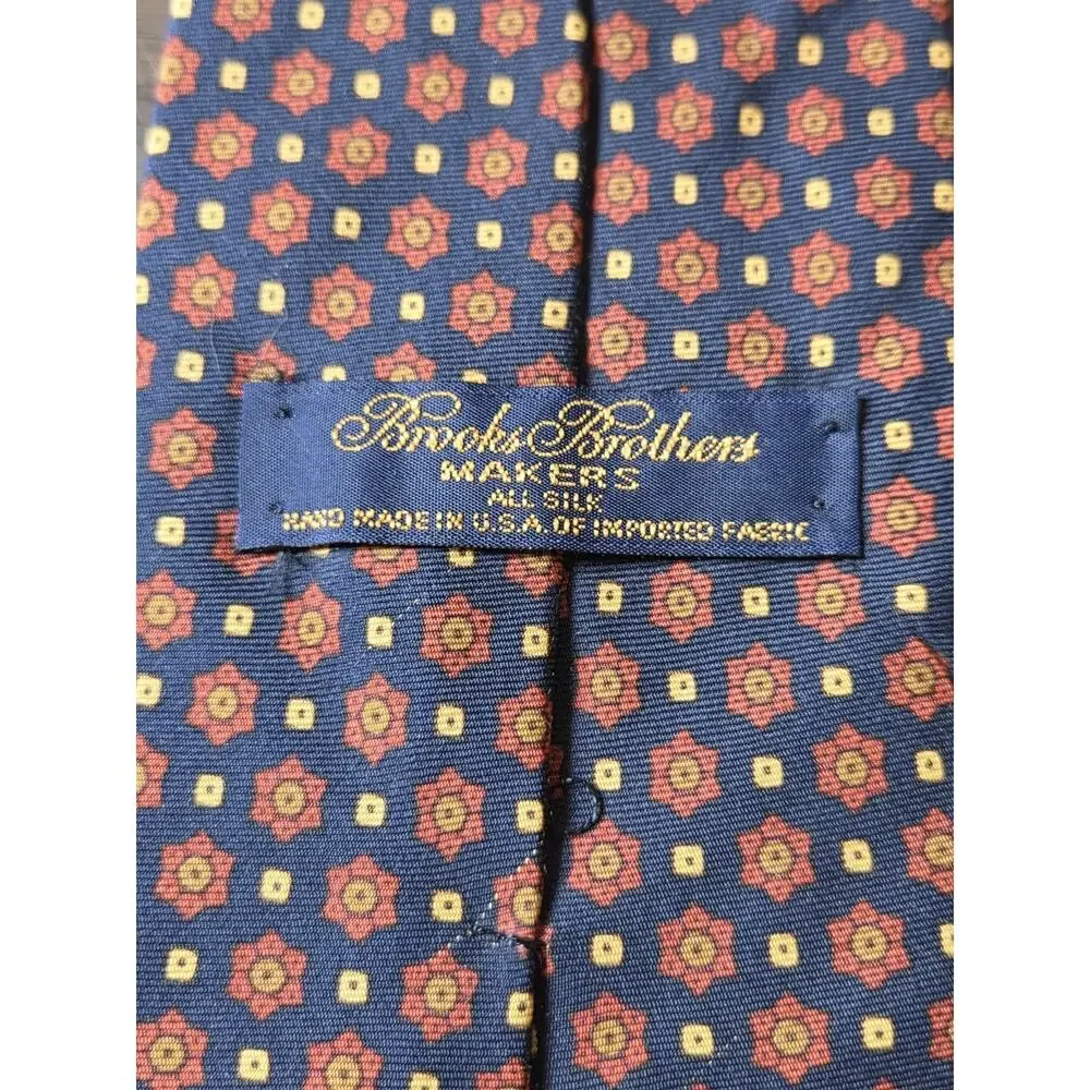 Brooks Brothers Makers Pure Silk Tie Geometric Floral Medallion Foulard Necktie